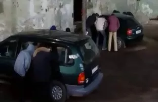 یک مرد fucks در سکس های کامل همسر نقاب دار خود را در