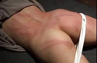 شخص سخت fucks در مقعد با نونوجوانان بزرگ فیلم سکسی کامل
