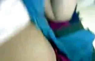 اما Evins آرام بر روی چمن و نوازش بیدمشک او تا زمانی که او را فیلمهای کامل سکسی دیدم باغبان